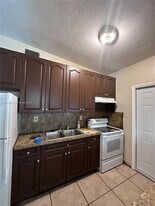 320 NW 33rd Ave in Fort Lauderdale, FL - Building Photo