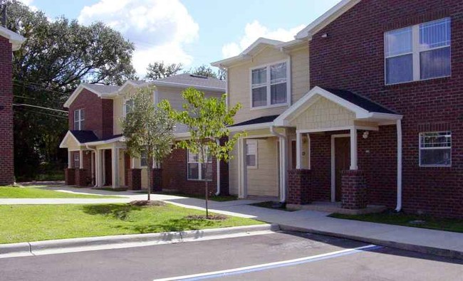 Goodbread Hills in Tallahassee, FL - Building Photo - Building Photo