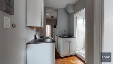354 E 19th St in New York, NY - Building Photo - Building Photo