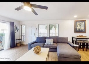 3002 N 70th St in Scottsdale, AZ - Foto de edificio - Building Photo