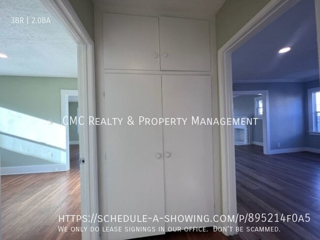 1932 W 76th St in Los Angeles, CA - Building Photo - Building Photo