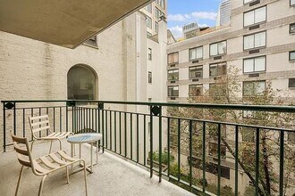 311 Greenwich St in New York, NY - Building Photo - Building Photo