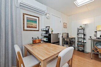 300 Entrada Dr in Santa Monica, CA - Building Photo - Building Photo