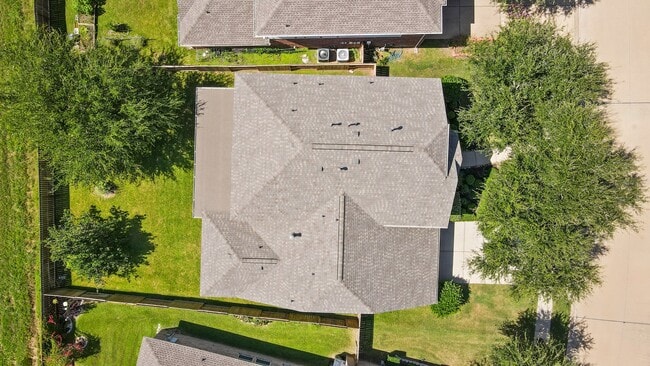 714 Coggins Point Way