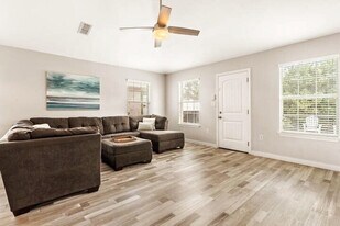 75 Secret Harbor Dr in Miramar Beach, FL - Building Photo