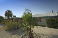 66563 5th St in Desert Hot Springs, CA - Foto de edificio - Building Photo