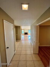 13338 Canyon Ridge Ln in Los Angeles, CA - Building Photo - Building Photo