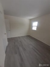 1776 Oak Tree Rd in Edison, NJ - Building Photo - Building Photo