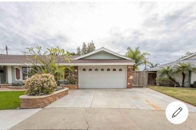 property at 2744 E Bennett Ave