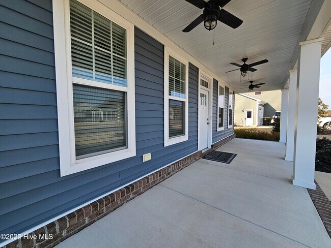 204 Waterleigh Wy in Moyock, NC - Building Photo - Building Photo