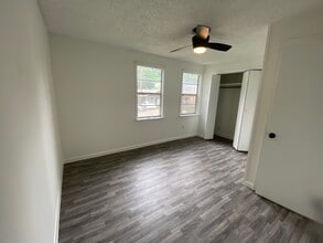 2310 Santa Maria St in Austin, TX - Building Photo - Building Photo