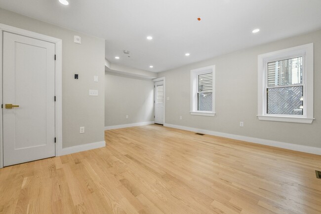 11 Webster Ave, Unit #1 in Boston, MA - Building Photo - Building Photo