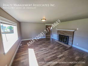 900 W Belmont Cir in Boise, ID - Building Photo - Building Photo