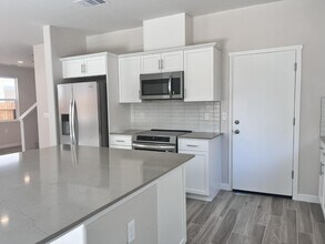 2909 E Veleta Dr in Fresno, CA - Building Photo - Building Photo