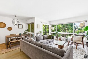 5625 Green Valley Cir in Culver City, CA - Building Photo