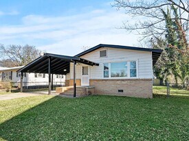 206 Stone St NW in Huntsville, AL - Building Photo