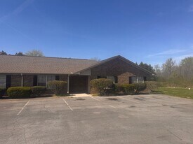 100-132 Williams Rd in Guntersville, AL - Building Photo