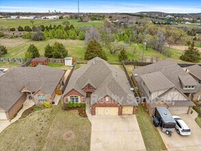 625 NE 23rd St in Moore, OK - Building Photo - Building Photo