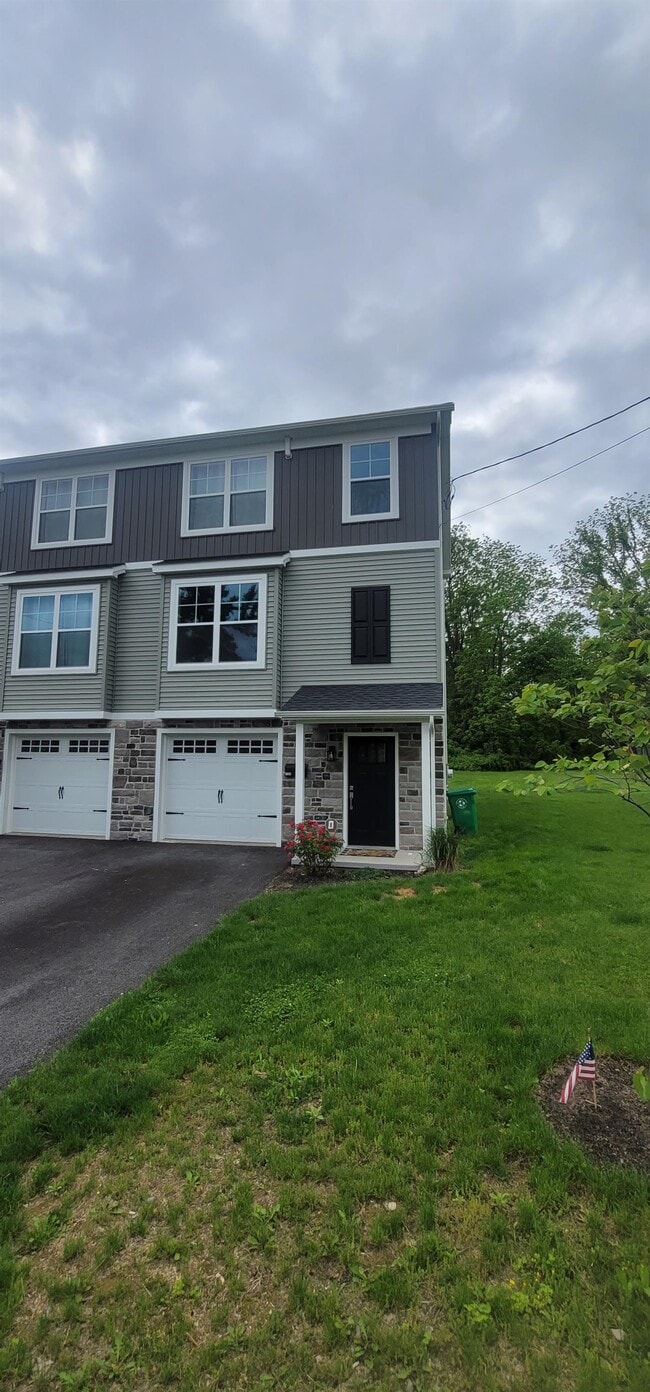 1134 Franklin St in Carlisle, PA - Building Photo - Building Photo