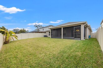3946 Postmark Lake Pl in Seffner, FL - Building Photo - Building Photo