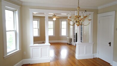 111 E Elm Ave in Quincy, MA - Building Photo - Building Photo