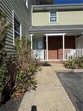 62 Memorial Blvd in Newport, RI - Foto de edificio - Building Photo