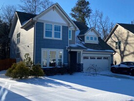 340 Avery Glenn Way in Fuquay Varina, NC - Building Photo