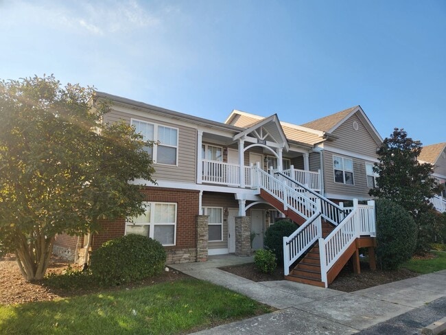 3802 Falcon Crest Dr in Louisville, KY - Building Photo - Building Photo