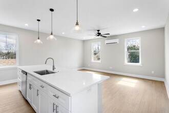 2028 Arbutus Ave in North Charleston, SC - Building Photo - Building Photo