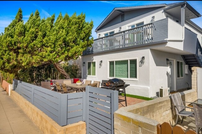 property at 836 Island Ct