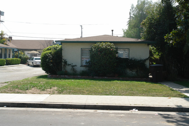 338 Magnolia Ave in Glendale, CA - Foto de edificio - Building Photo