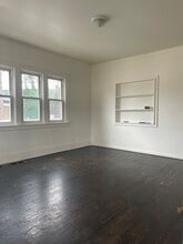 400 Washington Ave, Unit LOWR in Holland, MI - Building Photo - Building Photo