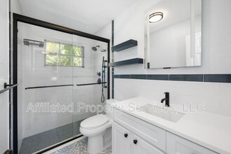 5207 N Flagler Dr in West Palm Beach, FL - Building Photo - Building Photo