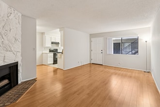 725 E Providencia Ave in Burbank, CA - Building Photo - Building Photo