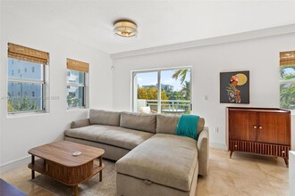 1040 10th St in Miami Beach, FL - Building Photo - Building Photo