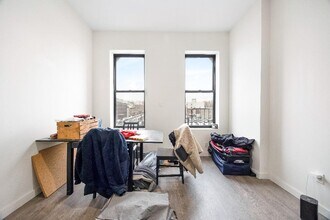 9-51 Wyckoff Ave in Queens, NY - Building Photo - Building Photo