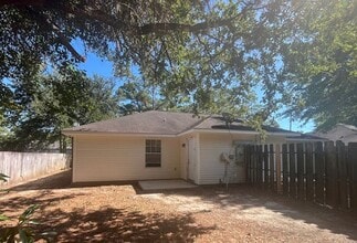 2009 S 8th St in Ocean Springs, MS - Building Photo - Building Photo