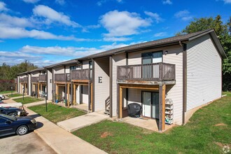 Stonebridge Meadows in Farmington, MO - Building Photo - Building Photo