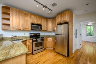 912 Park Ave in Hoboken, NJ - Building Photo - Building Photo