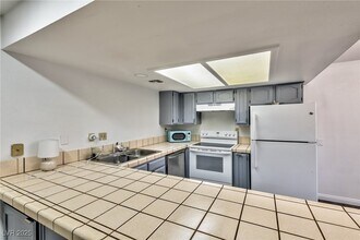 4150 Sanderling Cir in Las Vegas, NV - Building Photo - Building Photo