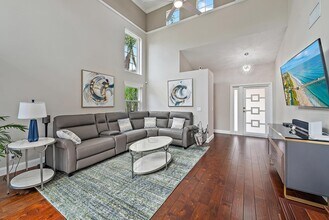 17 Commodore Pl in Palm Beach Gardens, FL - Building Photo - Building Photo