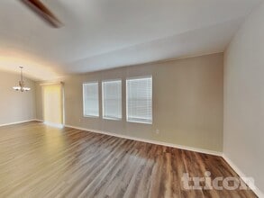 712 Locustberry Dr in Red Oak, TX - Building Photo - Building Photo