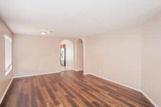 4756 Julesburg Dr in Las Vegas, NV - Building Photo - Building Photo