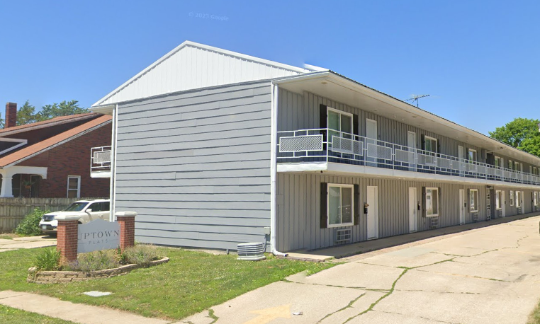 Uptown Flats in Pella, IA - Building Photo