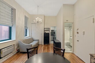 23 Waverly Pl-Unit -3-A in New York, NY - Building Photo - Building Photo