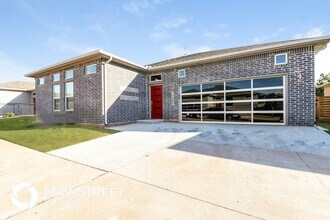 11351 Paradise Out Ln in Oklahoma City, OK - Foto de edificio - Building Photo