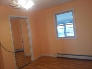 269 N 1st Ave in Manville, NJ - Foto de edificio - Building Photo