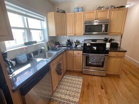 24 Willard Ave, Unit 1 in Medford, MA - Building Photo