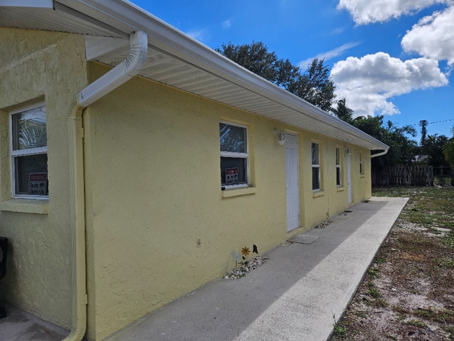 4339 Mariner Rd in Bonita Springs, FL - Building Photo - Building Photo