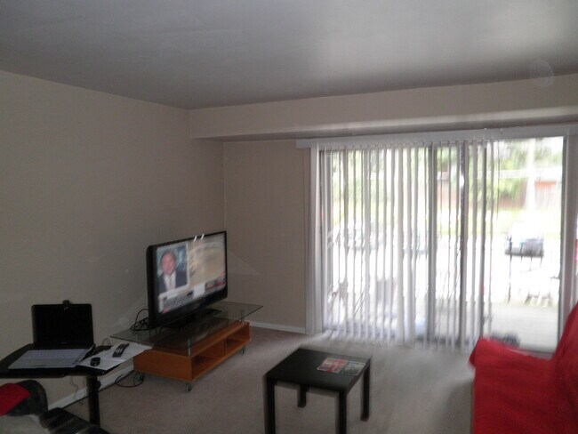 10171 Fair Woods Dr, Unit 202 in Fairfax, VA - Building Photo - Building Photo